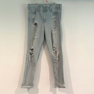 HOLLISTER BOYFRIEND JEANS !